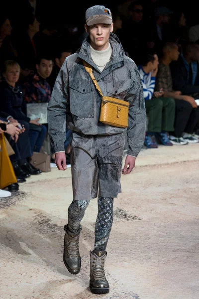 Look 5